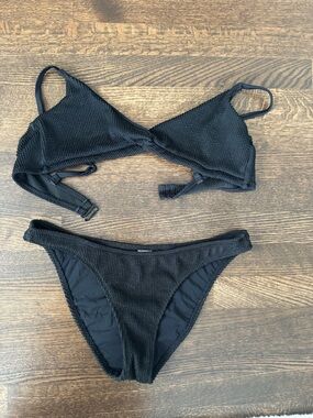 Good American Black Textured Bikini Set